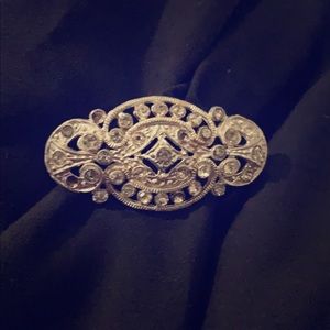 Antique Sliver crystal Brooch ❤️